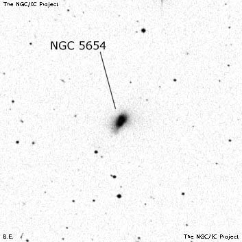 Negativní snímek oblohy NGC 5654